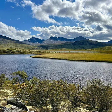 Log With Views Of Rondane Mountains بيت للعطل Folldal